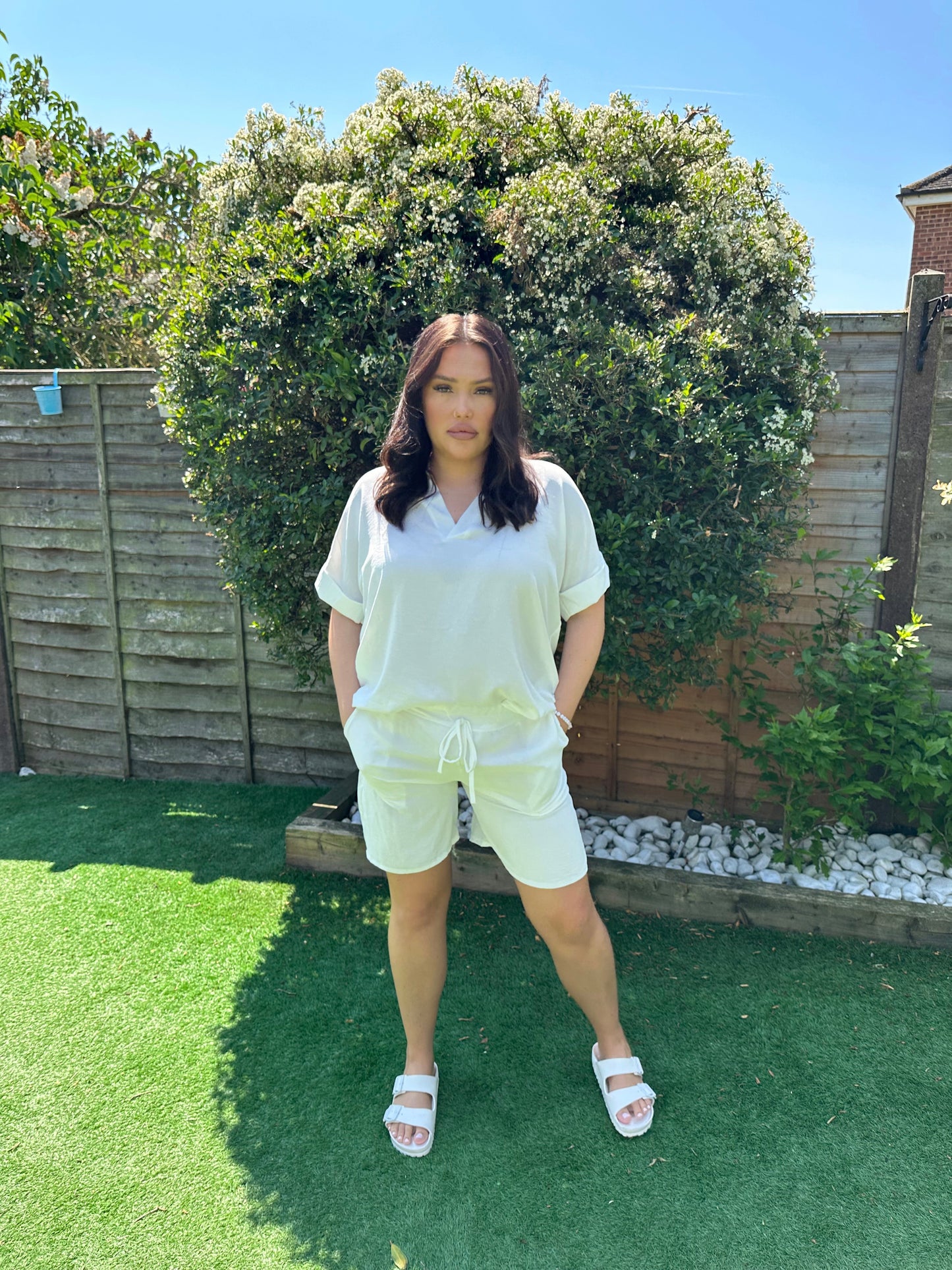 ‘Annie’ Set in White