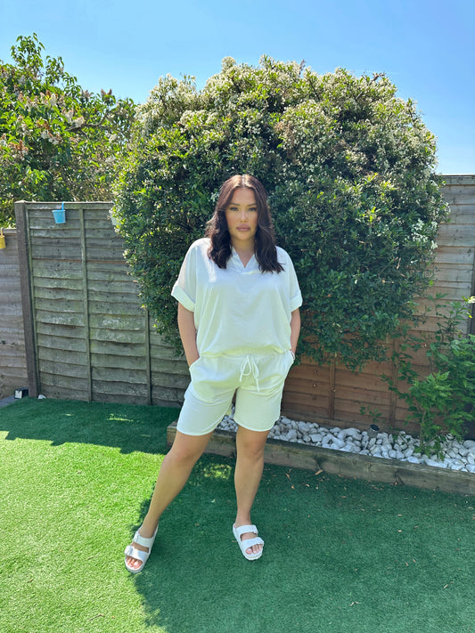 ‘Annie’ Set in White